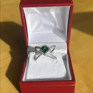 Elegant Silver and Green Gemstone Ring